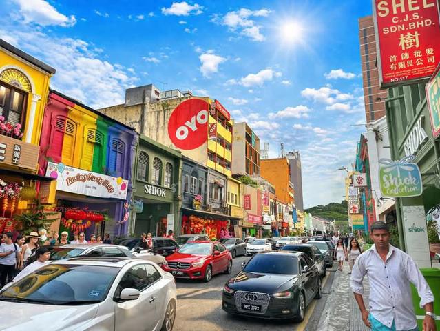 Hot area Jalan Petaling sublet shop available facing main road 1