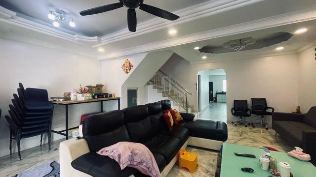 Taman Putra Perdana, Landed House, End Lot, Facing field 1