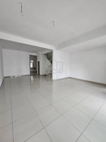 Bandar Putra Kulai Double Storey Terrace House Original Unit For Sale 1