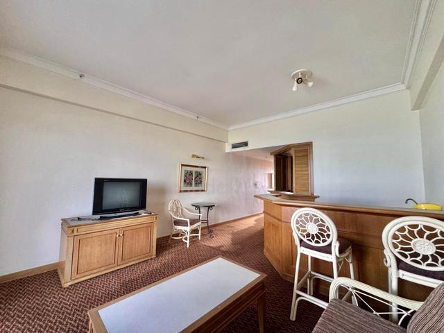 Everly Resort Hotel (Riviera Bay) 1