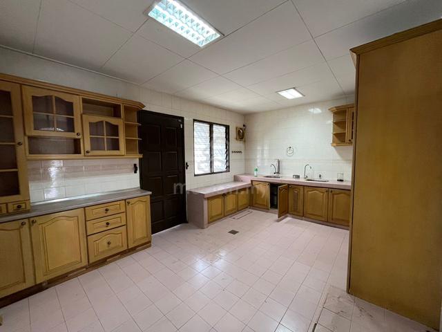 Corner Lot USJ 12 Partially Furnished For Rent Taipan Subang Jaya 1