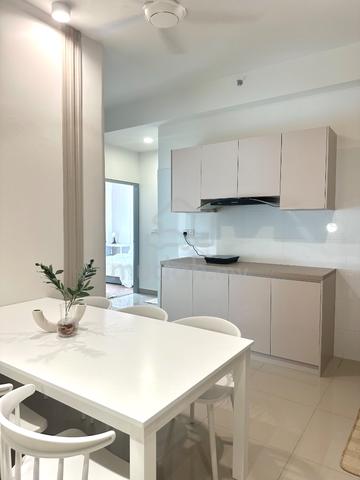Middle Room at 121 Residences, Kayu Ara 4