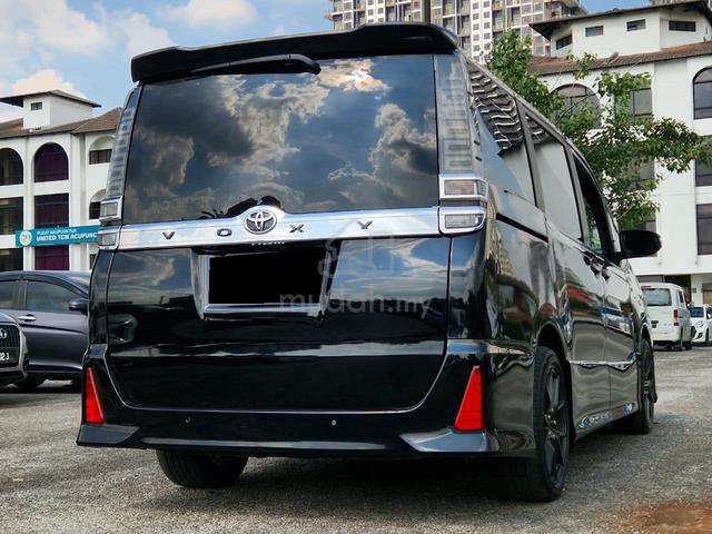 2019 Toyota VOXY 2.0 KIRAMEKI II SUNROOF FULLON - 3
