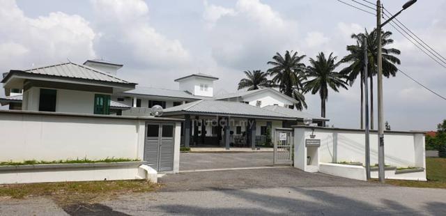 Budget room for rent area university Nottingham semenyih 1