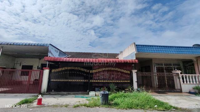 Teres Setingkat Jalan Bendahara, Taman Kerian, Parit Buntar, Perak 1