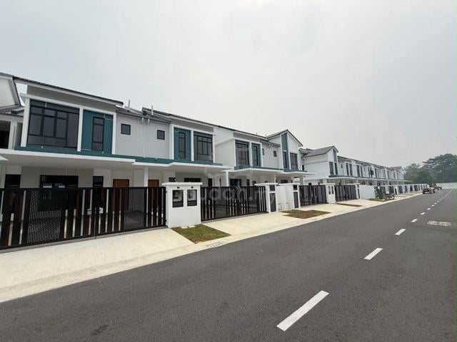 Impian Emas Brand New Double Storey For Rent 1