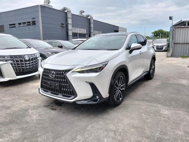 4.5B 27K KM MILES 2023 Lexus NX250 2.5 VERSION L - 3