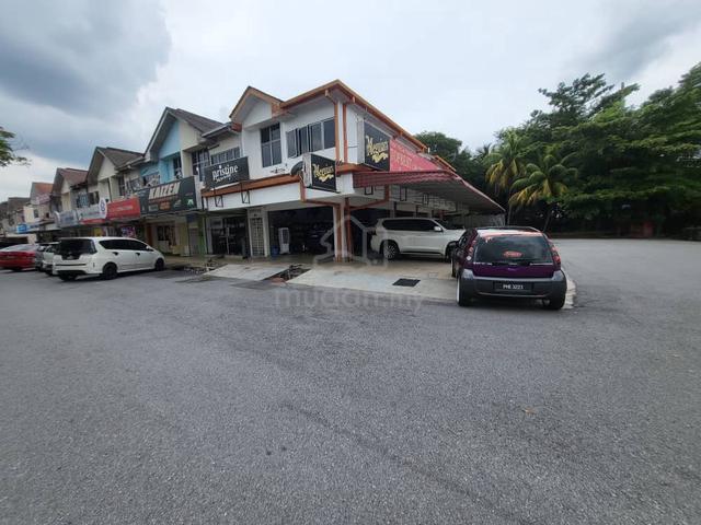 Huge Prime Facing Main Road Corner Shop Lot at Subang Jaya SS19 1