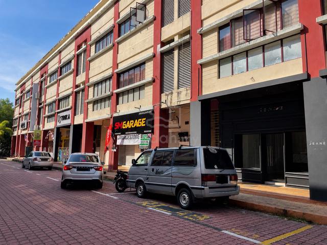 Shoplot 3 Tingkat Untuk Disewa Di Ladang, Pusat Bandaraya K. Terenggan 1