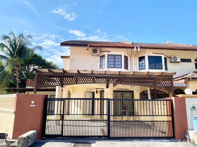 CORNER LOT Double Storey Taman Semarak 2, Kajang RENOVATED 1