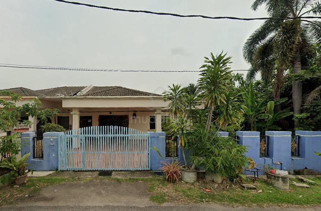Corner lot huge single semiD , Tangkak Jaya 1