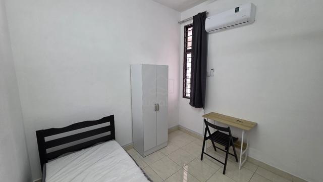 One Utama, MRT, LRT, First Avenue,M Suite 700m walk,New Furnishings 1