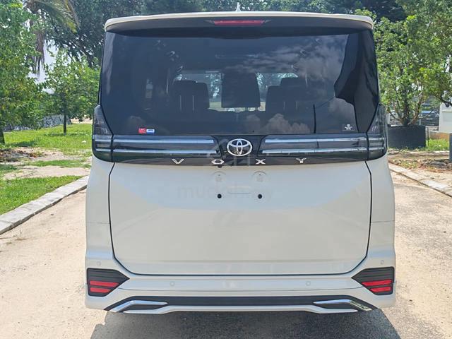 2022 Toyota VOXY 2.0 SZ (A) 360 Cam BSM DIM P Boot - 4