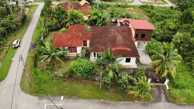[FREEHOLD/ 7 BILIK] Banglo setingkat di Tmn Koperasi Serkam Melaka 1