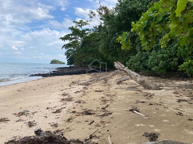 Tanah Pantai Luas Pulau Tuba, Langkawi, Kedah 1