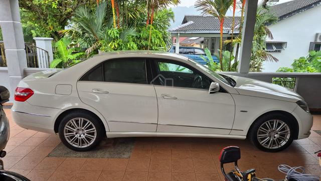 2011 Mercedes Benz E-CLASS 1.8 200 CGI BLUEEFCY - 2