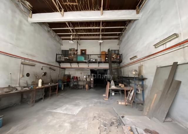 Hicom Industrial Estate, Seksyen 26 1.5 Storey Factory Land Size 30x13 1