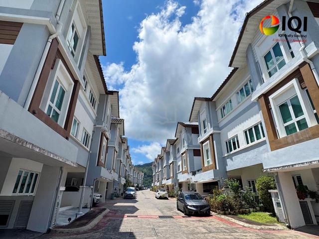 Sierra Vista Bukit Jambul For Sale | 3-Storey Semi-D | Gated & Guarded 1