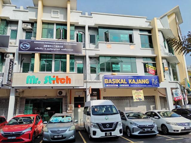 3 storey corner shop @ Putra Kajang 1