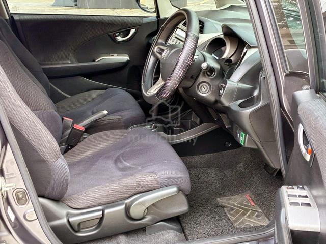 2014 Honda Jazz 1.3 A Hybrid Facelift - 4