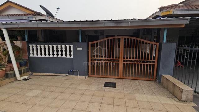 Seksyen 24 Shah Alam - Semi Furnished Terraced House For Rent 1
