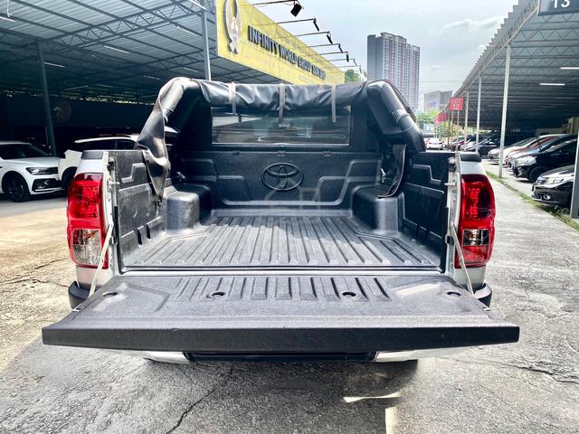 2019 Toyota HILUX 2.4 G FACELIFT (A)4x4 TRUCK KING - 3