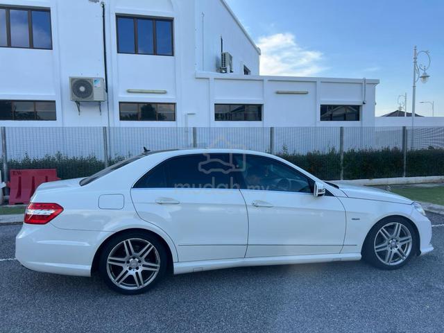 Mercedes Benz E250 CGi Sport AMG - 2