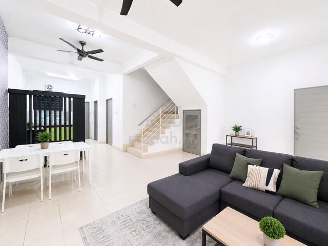Tabletop Termurah Double Storey House, Pines Hillpark, Puncak Alam 1