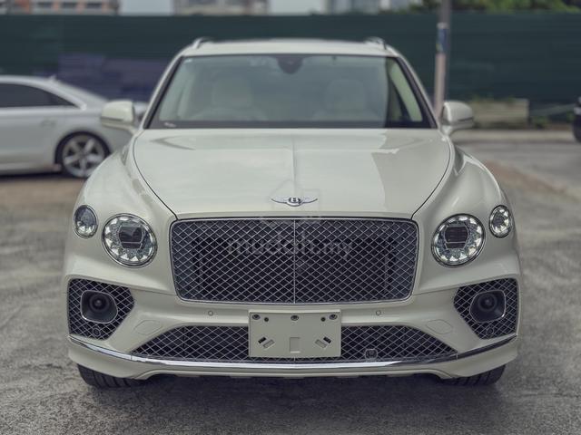 EXCLUSIVE GENTLEMAN TASTE Bentley BENTAYGA 4.0 V8 - 3