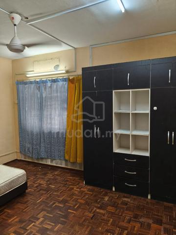 Master Room at Vista Lavender Apartment Taman Kinrara for Rent 1