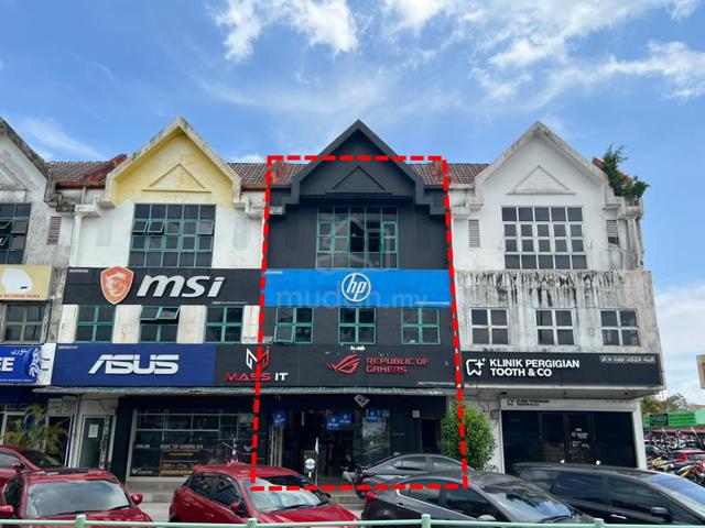 Tenanted Commercial Shop at Prime Commercial Area 1