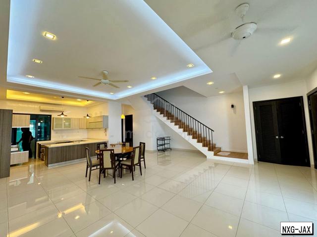 Partially Furnished!! 26x82 6R5B Duta Villa 3Sty Superlink Setia Alam 1