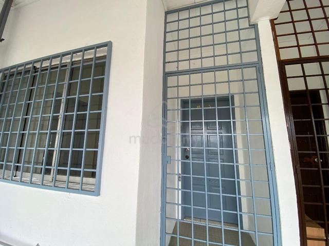 Fawina Court 5