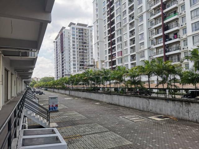 PJ Petaling Utama Avenue ShopLot Corner Unit (beside NPE Highway) 1
