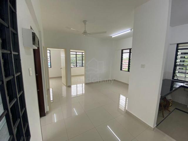 Flat Taman Molek 1