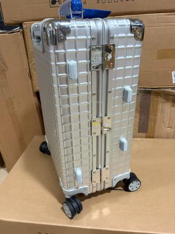 rimowa Classic Aluminum Grid Cabin luggage - photo 6 of 6