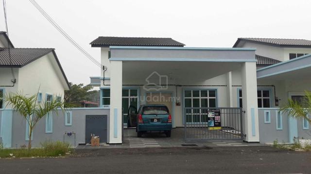 Room for female Bukit Katil near Pantai Hosp 1