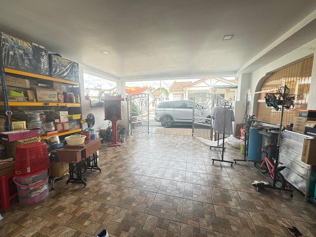 Single Storey End Lot at Taman Permai 1