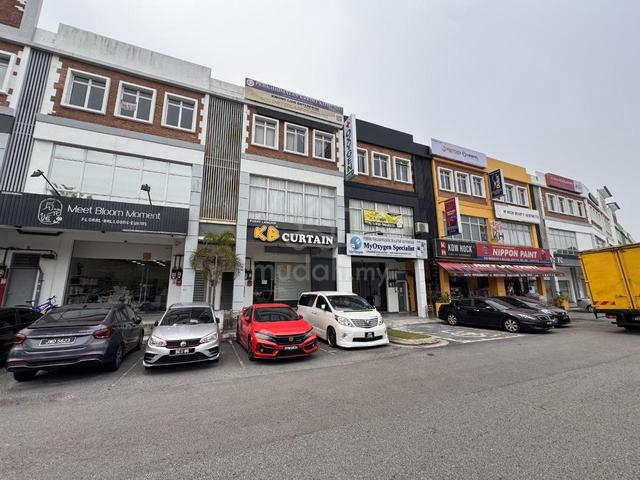 ROI 4.3% Nusa Sentral Shoplot 3 Units Same Row Side by Side 1