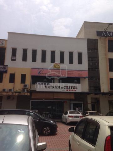 Danga Bay - 3-storey shop (1st Floor to Let) 1