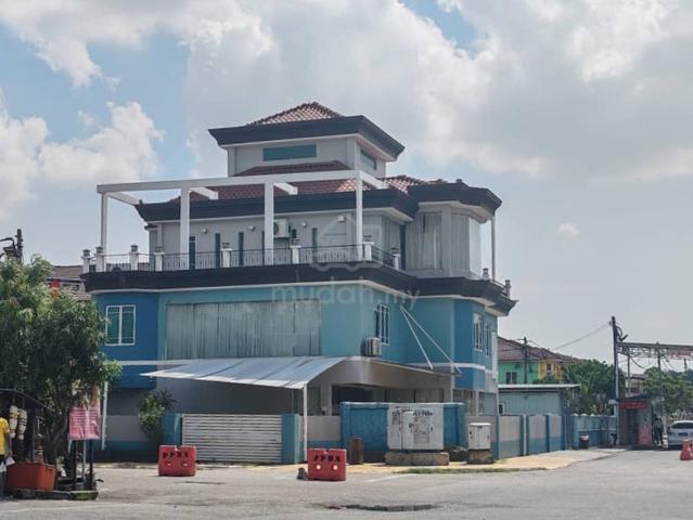 3 1/2 Storey corner Shop House for Rent 1