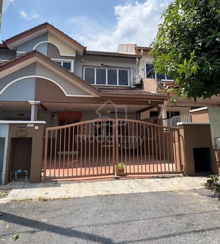 CANTIK 2 Storey Taman Pinggiran Saujana Kajang 1300 sqft 1