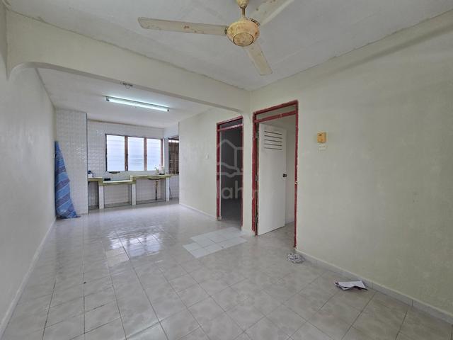 Flat Taman Ungku Tun Aminah 1