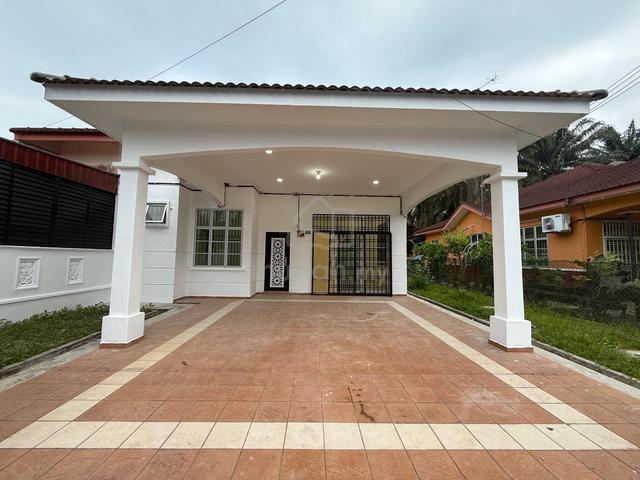 Fully Renovated Single Semi D 🏠🤝 1