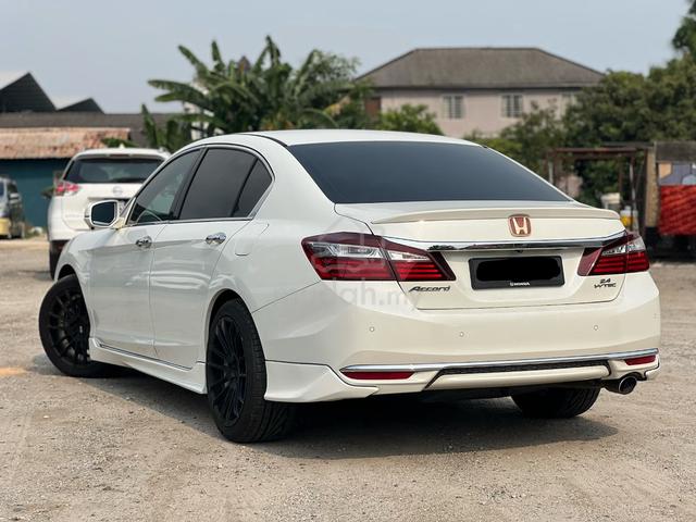 F/Service Hondaš„2017 Honda ACCORD 2.4 VTI-L - 2