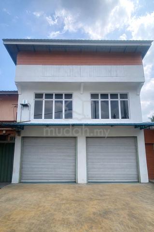 Kedai 2 Tingkat tepi Jalan Melor-Ketereh. Lokasi Strategik 1