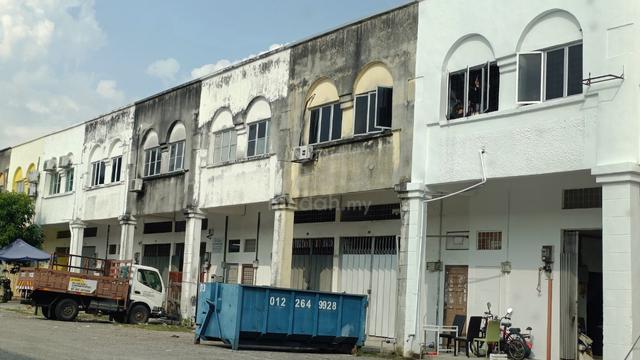 1.5sty Factory office with partition rooms Bandar Teknologi Kajang 1