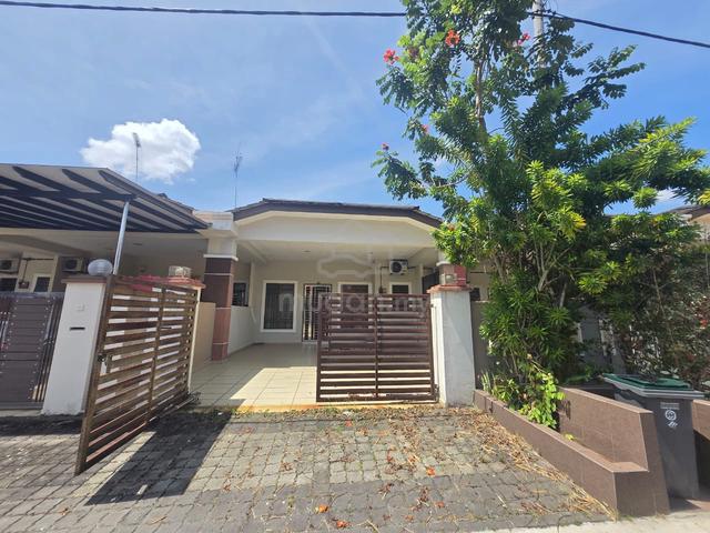 Single Storey Terrace with furniture for Rent 1