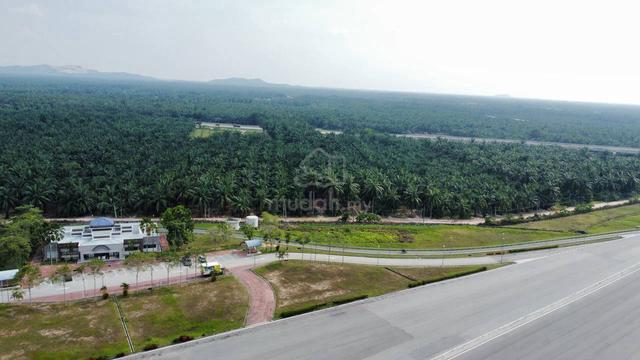 (Tnh Rata, Tepi LATAR & WCE) Tnh Sawit 2.85 Ekar,Kg Parit Mahang, Ijok 1