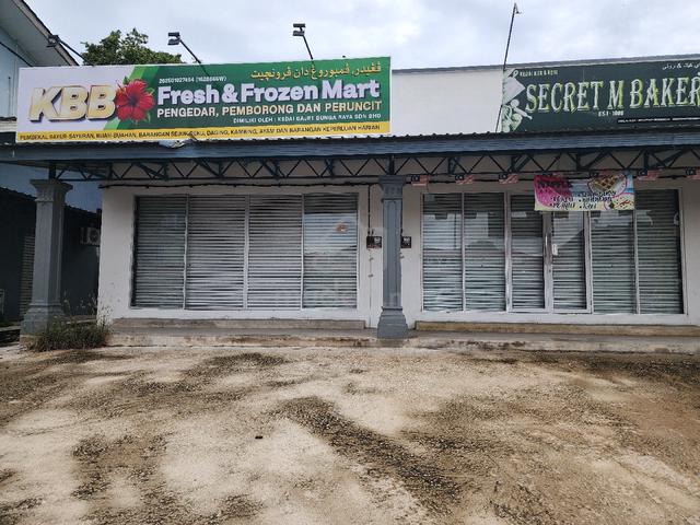 2 Lot Kedai Untuk Di Sewa 1